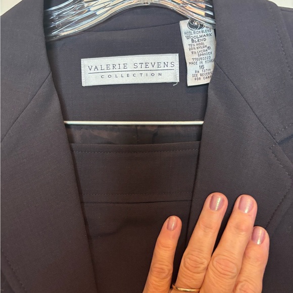 Valerie Stevens Charcoal Ladies Professional Suit - Picture 2 of 12